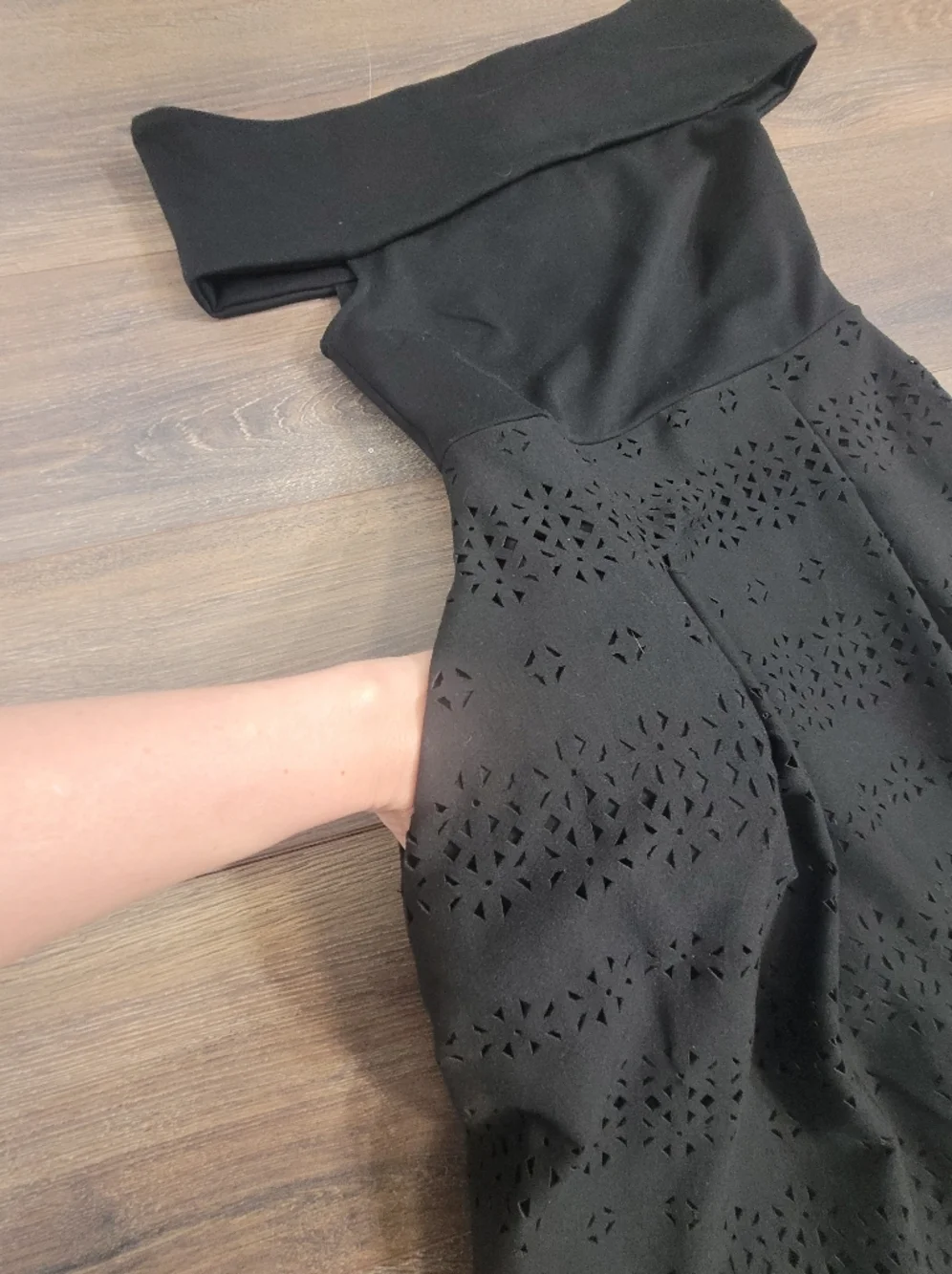 Banana Republic Petite NEW Black Off the Shoudlers Geometric Cut Out Pattern 2P - Picture 12 of 16